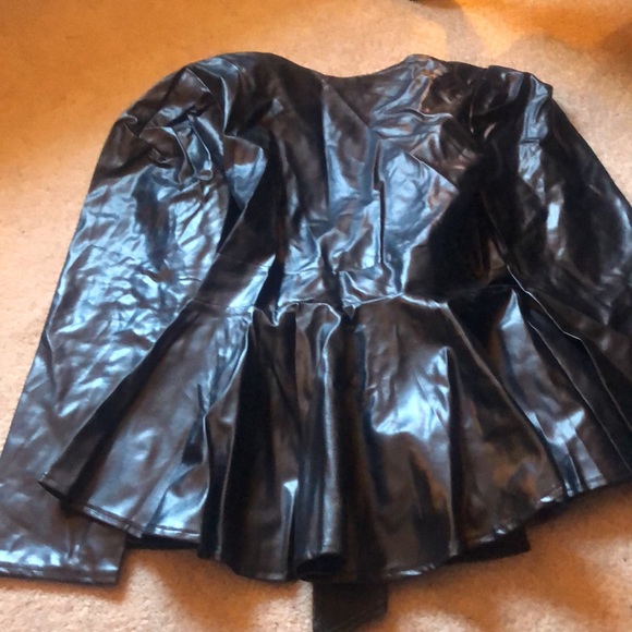 This is a faux leather black peplum rye front top or jacket size Large - Picture 4 of 5